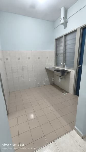 Rumah Flat untuk Dijual di Bandar Baru Uda - Melinda Ee - Kitchen - PropertyGuru.com.my