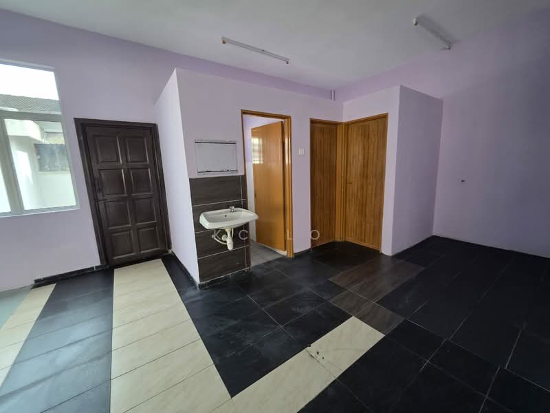Kedai untuk Disewa di Rahang (Seremban) - KC Lo - Interior - PropertyGuru.com.my