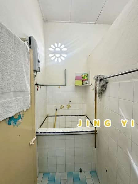 Rumah Teres 1 Tingkat untuk Dijual di Taman Puteri Gunung (Simpang Ampat) - Jing Yi - Bathroom - PropertyGuru.com.my