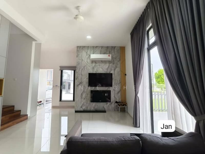 Rumah Berkembar untuk Dijual di Setia Alam (Selangor) - Jennie Chew - Living Room - PropertyGuru.com.my