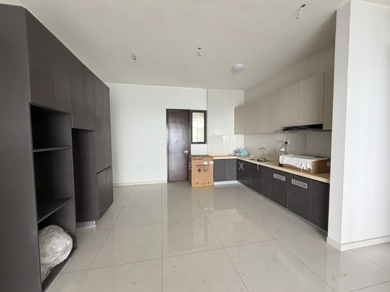 Condominium for Rent at Royal Strand @ Country Garden Danga Bay - NG ZEN XI - Kitchen - PropertyGuru.com.my