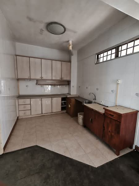 Pangsapuri untuk Dijual di Bunga Raya Apartment - Kim L. Law - Kitchen - PropertyGuru.com.my
