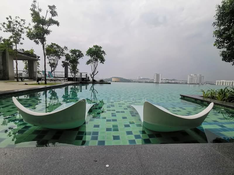 Office for Sale in Pusat Bandar Putra Permai (Seri Kembangan) - KT Teoh - Pool - PropertyGuru.com.my