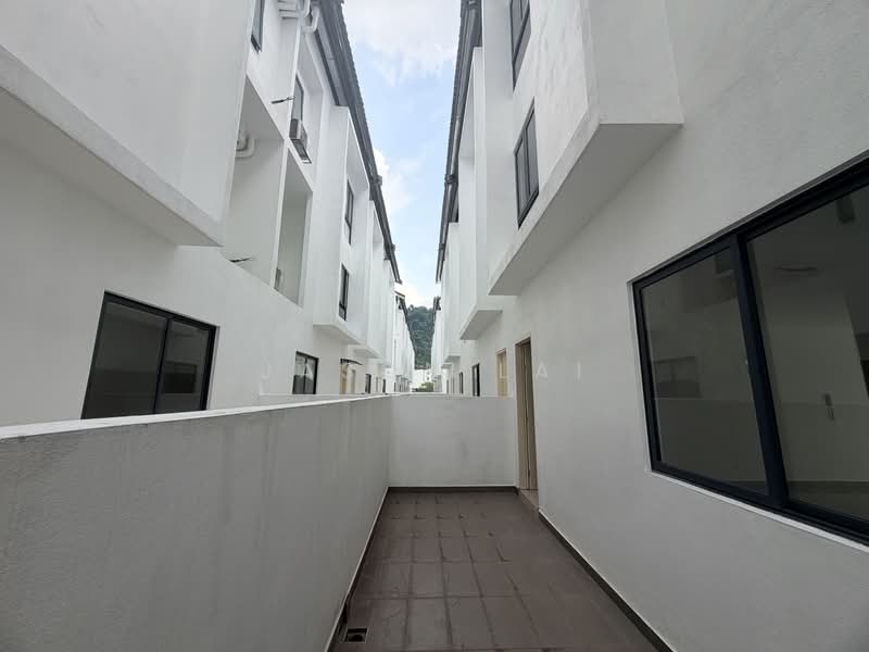 Rumah Teres untuk Dijual di Damansara Perdana (Selangor) - Jason Lai - Exterior - PropertyGuru.com.my