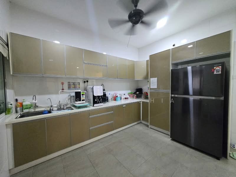 3-storey Terraced House for Sale in Taman Fadason (Kepong) - Jasemin Chia - Kitchen - PropertyGuru.com.my
