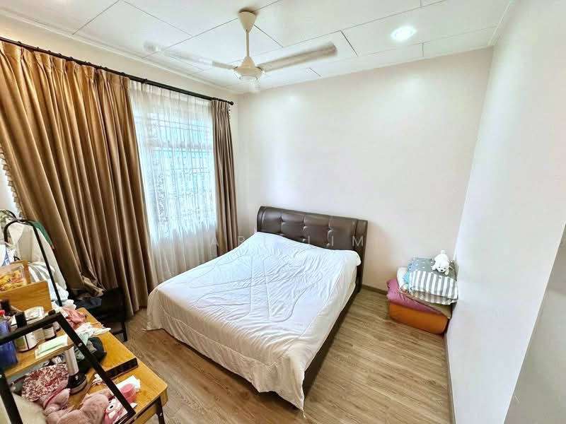 Semi-Detached House for Sale in Taman Bukit Jaya (Ulu Tiram) - Karl Lim - Bedroom - PropertyGuru.com.my