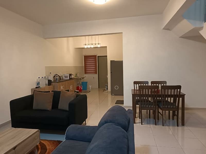 Rumah Teres untuk Disewa di Sepang (Selangor) - Kent Fong - Living Room - PropertyGuru.com.my