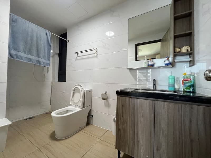 Servis Apartment untuk Disewa di Country Garden Central Park - Louis Tan - Bathroom - PropertyGuru.com.my