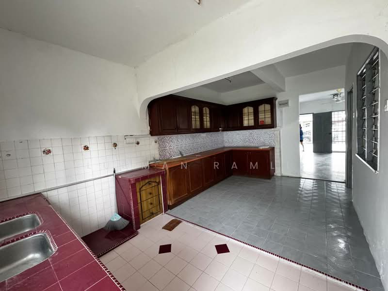 2-storey Terraced House for Sale in Bukit Indah (Ampang) - Luqman Ramli - Kitchen - PropertyGuru.com.my