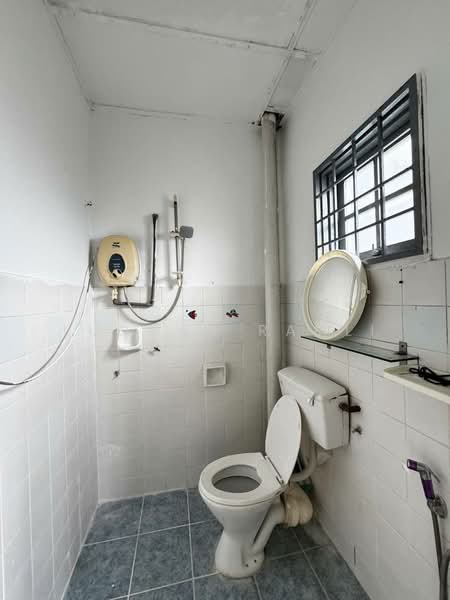 2-storey Terraced House for Sale in Bukit Indah (Ampang) - Luqman Ramli - Bathroom - PropertyGuru.com.my
