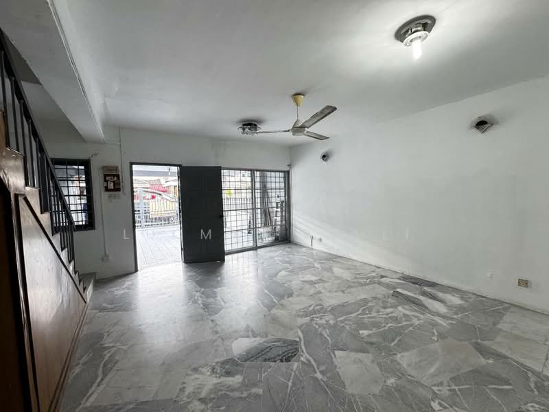 2-storey Terraced House for Sale in Bukit Indah (Ampang) - Luqman Ramli - Living Room - PropertyGuru.com.my
