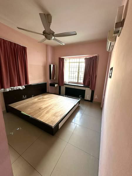 Pangsapuri untuk Dijual di Taman Lembah Hijau Block 3 - Mervyn Seah - Bedroom - PropertyGuru.com.my