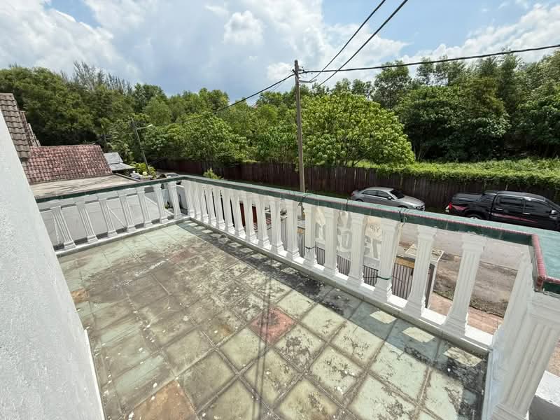 Bungalow for Sale in Rawang (Selangor) - Tom Yip - Balcony - PropertyGuru.com.my