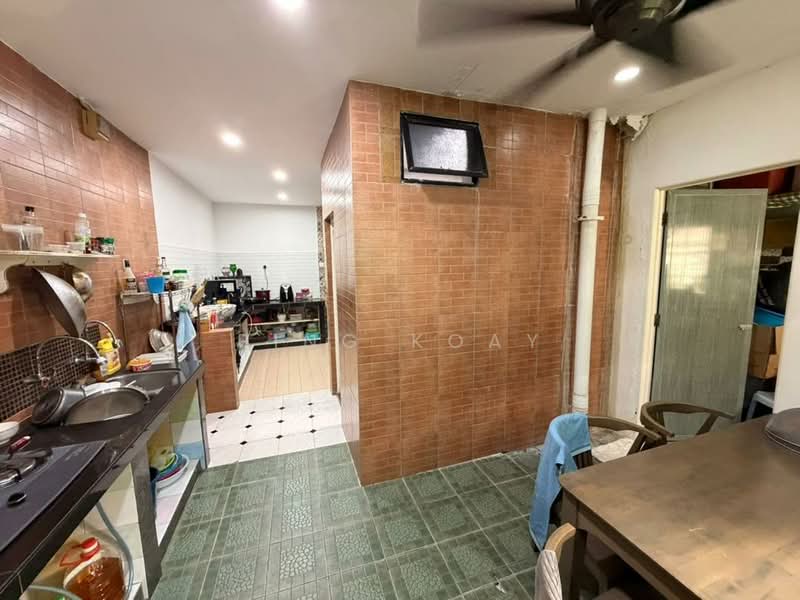 2-storey Terraced House for Sale in Bayan Lepas (Penang) - Ping Koay - Kitchen - PropertyGuru.com.my