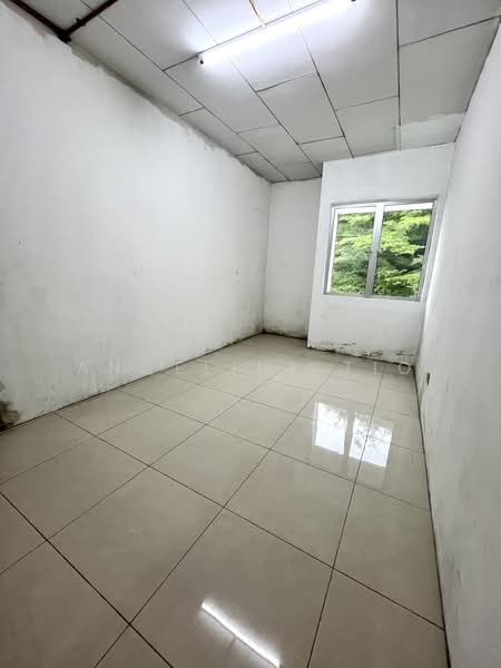 Shop / Office for Rent in Kampung Baru (Bukit Mertajam) - Angeline Tio - Interior - PropertyGuru.com.my