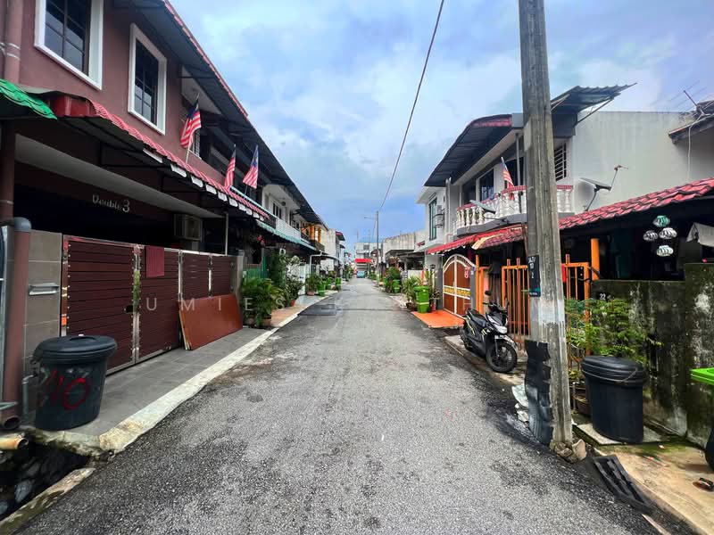 2-storey Terraced House for Sale in Batu Caves (Kuala Lumpur) - Umies Kalthum - Exterior - PropertyGuru.com.my