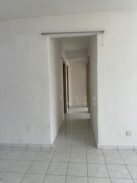 Apartment for Sale at Apartment Taman Topaz - Kelly Yong Lee Ming - Corridor - PropertyGuru.com.my
