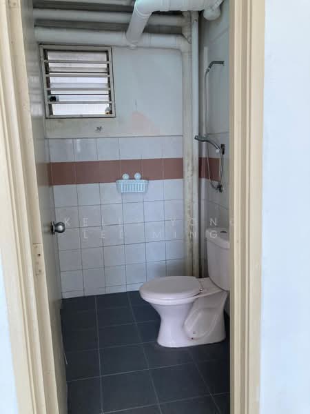 Apartment for Sale at Apartment Taman Topaz - Kelly Yong Lee Ming - Bathroom - PropertyGuru.com.my