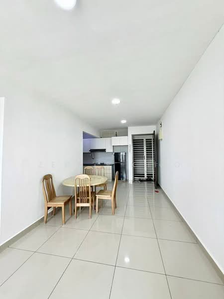 Servis Apartment untuk Dijual di Larkin Heights - Zephyr Khoo - Dining Room - PropertyGuru.com.my