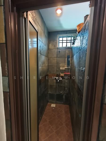 Rumah Berkembar untuk Dijual di Taman Pelangi Indah (Ulu Tiram) - Shereen Wong - Bathroom - PropertyGuru.com.my