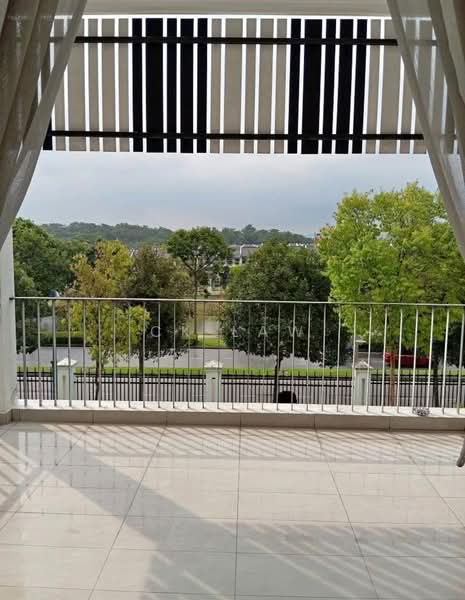 Rumah Teres 2 Tingkat untuk Disewa di Eco Majestic (Semenyih) - CK Law - Balcony - PropertyGuru.com.my