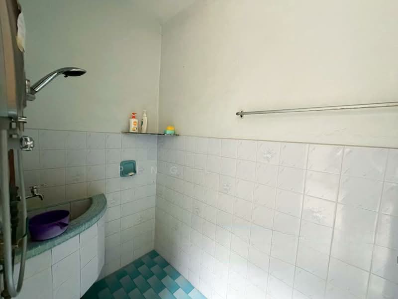 1-storey Terraced House for Sale in Jelutong (Penang) - Ping Koay - Bathroom - PropertyGuru.com.my