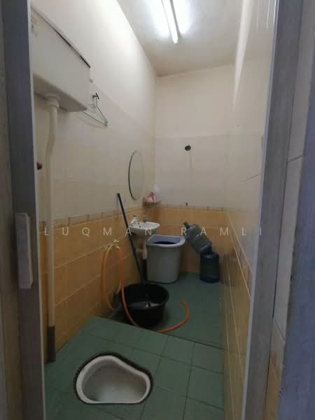 Rumah Teres 2 Tingkat untuk Dijual di Taman Sri Watan (Ampang) - Luqman Ramli - Bathroom - PropertyGuru.com.my