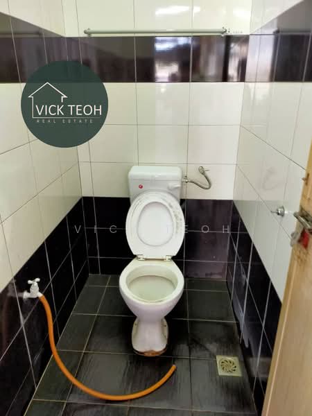 Gudang untuk Disewa di Batu Maung (Penang) - Vick Teoh - Bathroom - PropertyGuru.com.my