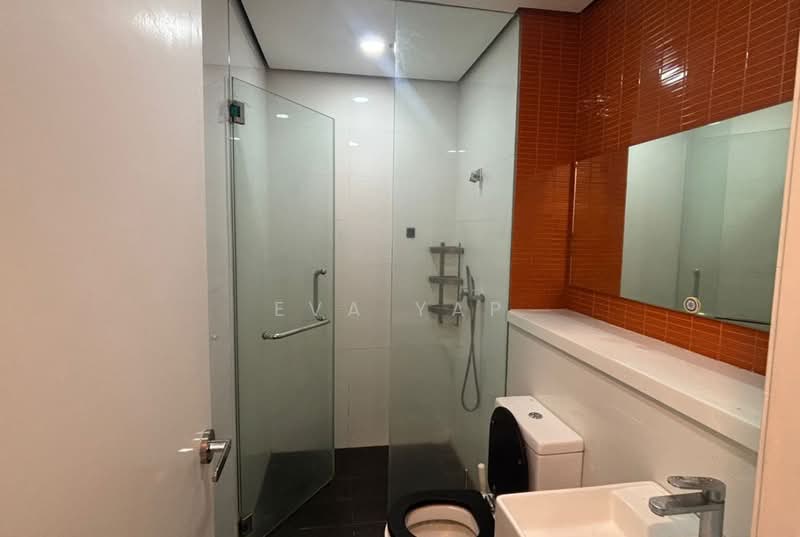 Servis Apartment untuk Disewa di Arcoris SOHO - Eva Yap - Bathroom - PropertyGuru.com.my