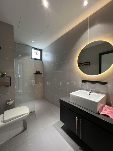 Kondominium untuk Dijual di Golden Triangle 2 - Evon Kang - Bathroom - PropertyGuru.com.my