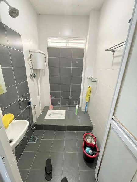 Bungalow for Sale in Kampung Binjai (Binjai) - Muhammad Najmi - Bathroom - PropertyGuru.com.my