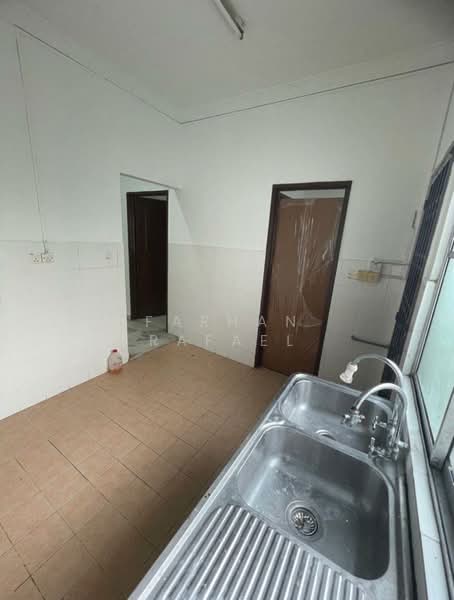 Rumah Teres untuk Dijual di Taman Pinggiran Usj (Subang Jaya) - Farhan Rafael - Kitchen - PropertyGuru.com.my