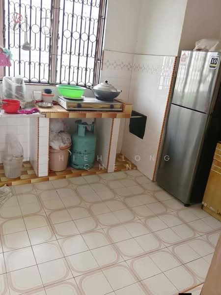 Rumah Flat untuk Dijual di Flat Taman Ungku Tun Aminah - Shieh Long Chen - Kitchen - PropertyGuru.com.my