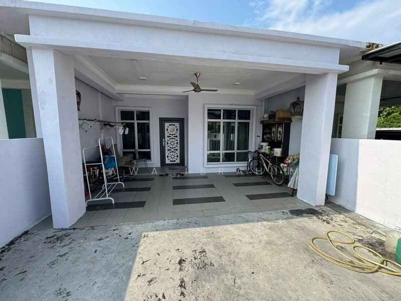 1-storey Terraced House for Sale in Shah Alam (Selangor) - Hawa Ibrahim - Exterior - PropertyGuru.com.my