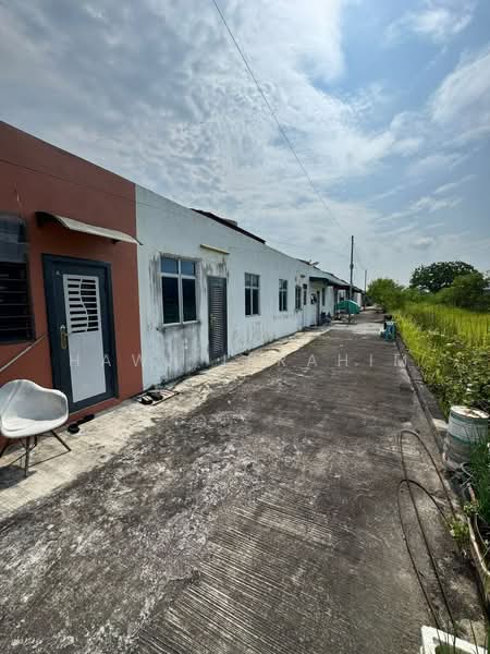 1-storey Terraced House for Sale in Shah Alam (Selangor) - Hawa Ibrahim - Exterior - PropertyGuru.com.my