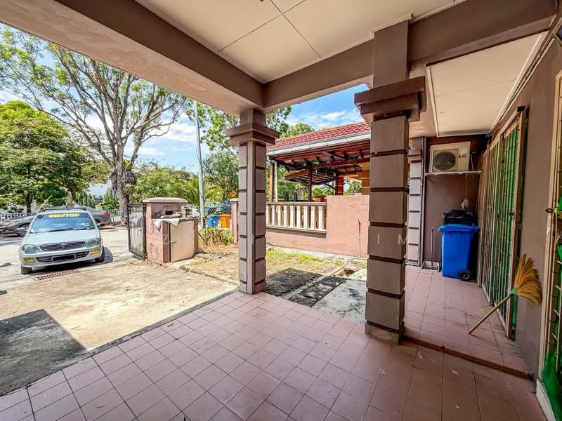 2-storey Terraced House for Sale in Seksyen 13 (Shah Alam) - Azli Ibrahim - Exterior - PropertyGuru.com.my