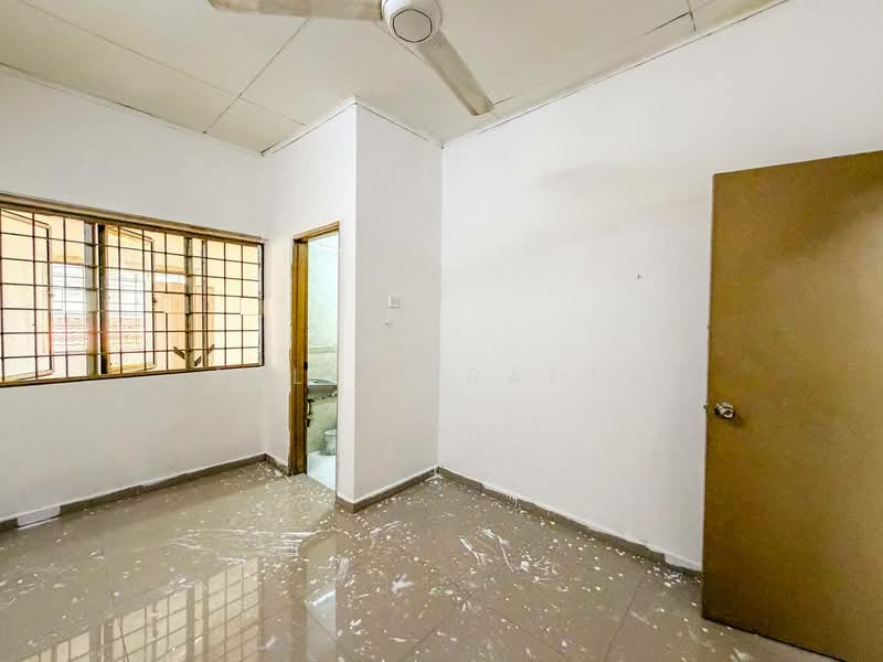 2-storey Terraced House for Sale in Seksyen 13 (Shah Alam) - Azli Ibrahim - Interior - PropertyGuru.com.my