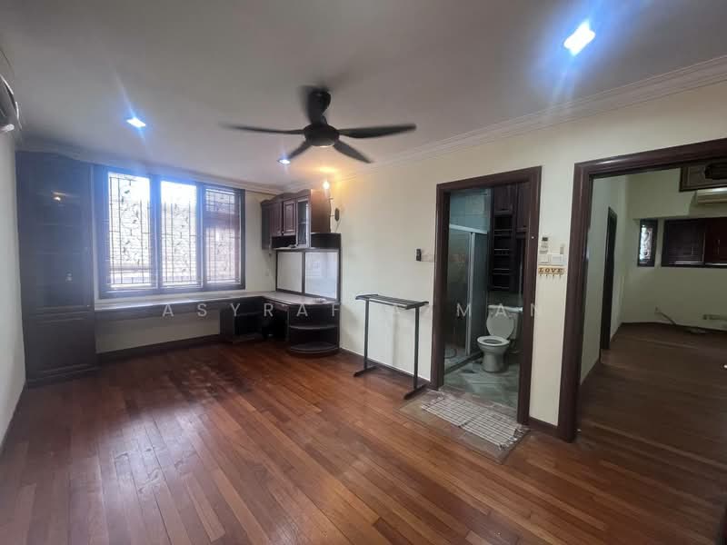 2-storey Terraced House for Sale in Pantai Dalam (Pantai) - Asyraf Azman - Study - PropertyGuru.com.my