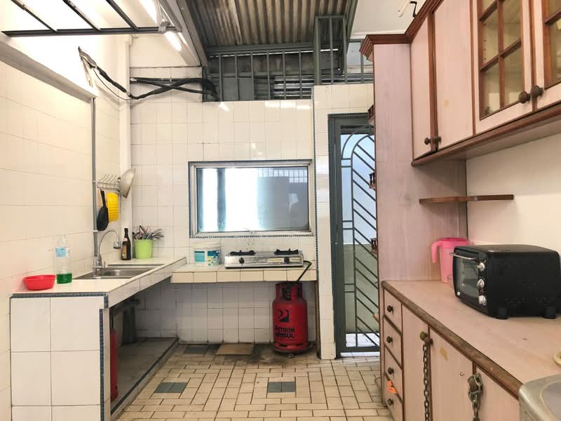 2-storey Terraced House for Rent in Jalan Ipoh (Kuala Lumpur) - Yang . - Kitchen - PropertyGuru.com.my