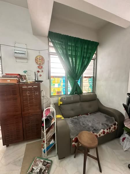 Pangsapuri untuk Dijual di Taman Bukit Jambul - Cheau Chie Ooi - Living Room - PropertyGuru.com.my