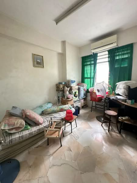 Pangsapuri untuk Dijual di Taman Bukit Jambul - Cheau Chie Ooi - Bedroom - PropertyGuru.com.my