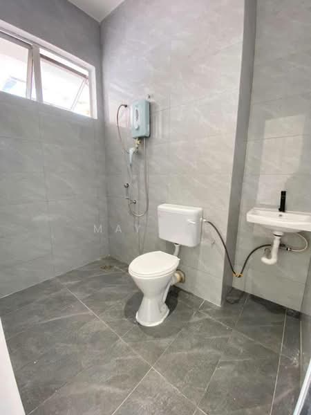 2-storey Terraced House for Sale in Bandar Baru Permas Jaya (Permas Jaya) - May Lee - Bathroom - PropertyGuru.com.my