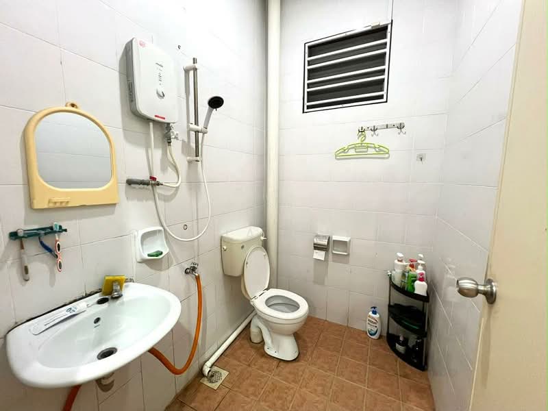 1-storey Terraced House for Sale in Taman JP Perdana (Johor Bahru) - Olivia Ching - Bathroom - PropertyGuru.com.my