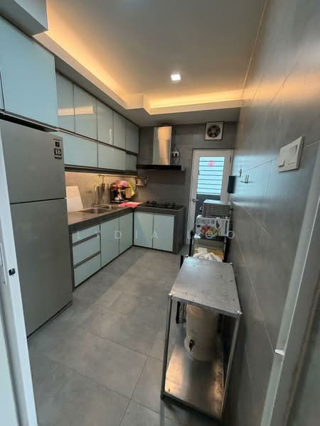 Pangsapuri untuk Disewa di Subang Perdana Goodyear Court 9 - Lydia Loo - Kitchen - PropertyGuru.com.my
