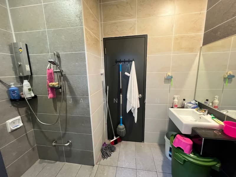 2-storey Terraced House for Sale in Taman Mount Austin (Tebrau) - Jason Tan - Bathroom - PropertyGuru.com.my