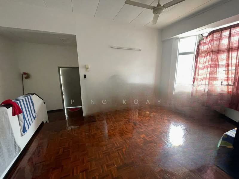 Rumah Teres 2 Tingkat untuk Dijual di Bukit Gambir (Gelugor) - Ping Koay - Living Room - PropertyGuru.com.my