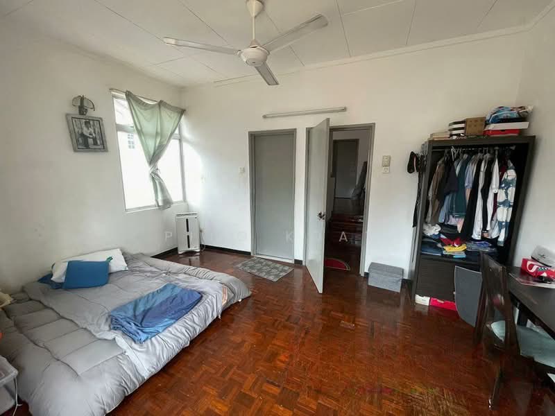 Rumah Teres 2 Tingkat untuk Dijual di Bukit Gambir (Gelugor) - Ping Koay - Bedroom - PropertyGuru.com.my
