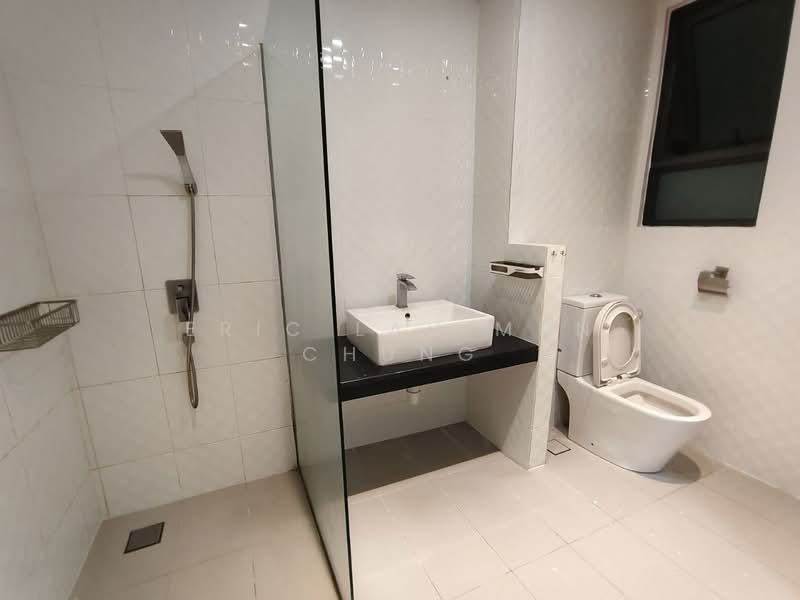 Kondominium untuk Dijual di Zefer Hill Residence - Eric Lau Mun Chung - Bathroom - PropertyGuru.com.my