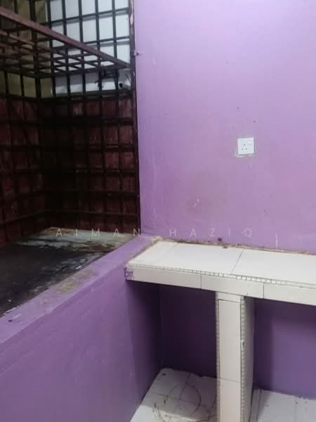 Rumah Flat untuk Disewa di Rumah Pangsa Nilam Sari - Aiman Haziq - Kitchen - PropertyGuru.com.my