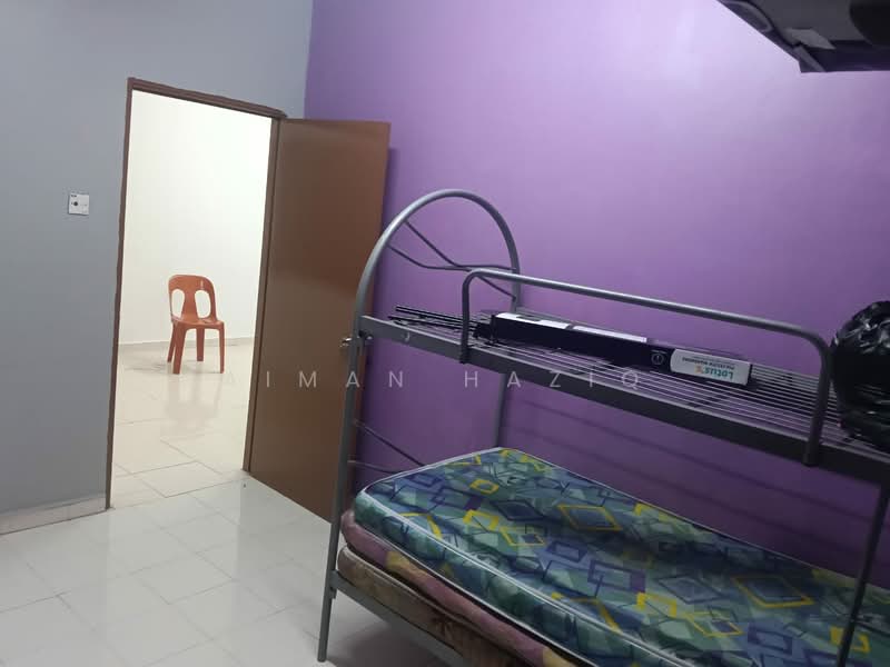 Rumah Flat untuk Disewa di Rumah Pangsa Nilam Sari - Aiman Haziq - Bedroom - PropertyGuru.com.my